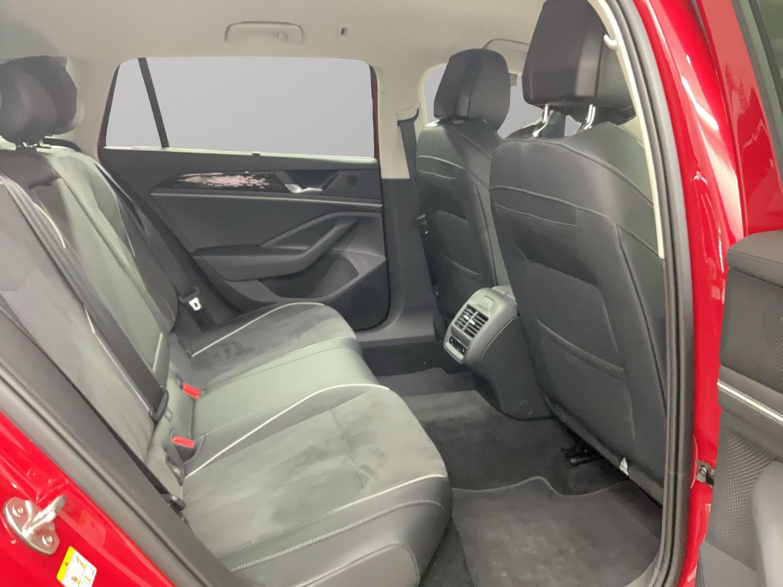 Volkswagen Passat Variant - Bild 7