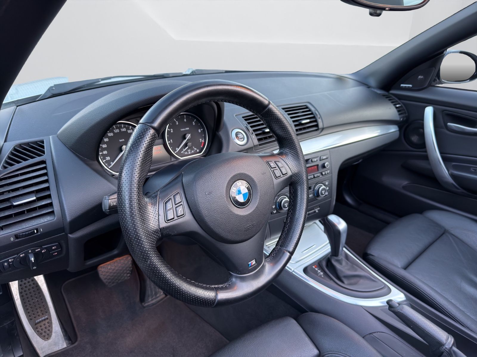 Fahrzeugabbildung BMW 120 Cabrio 120 i | M | Automatik | Vollleder |
