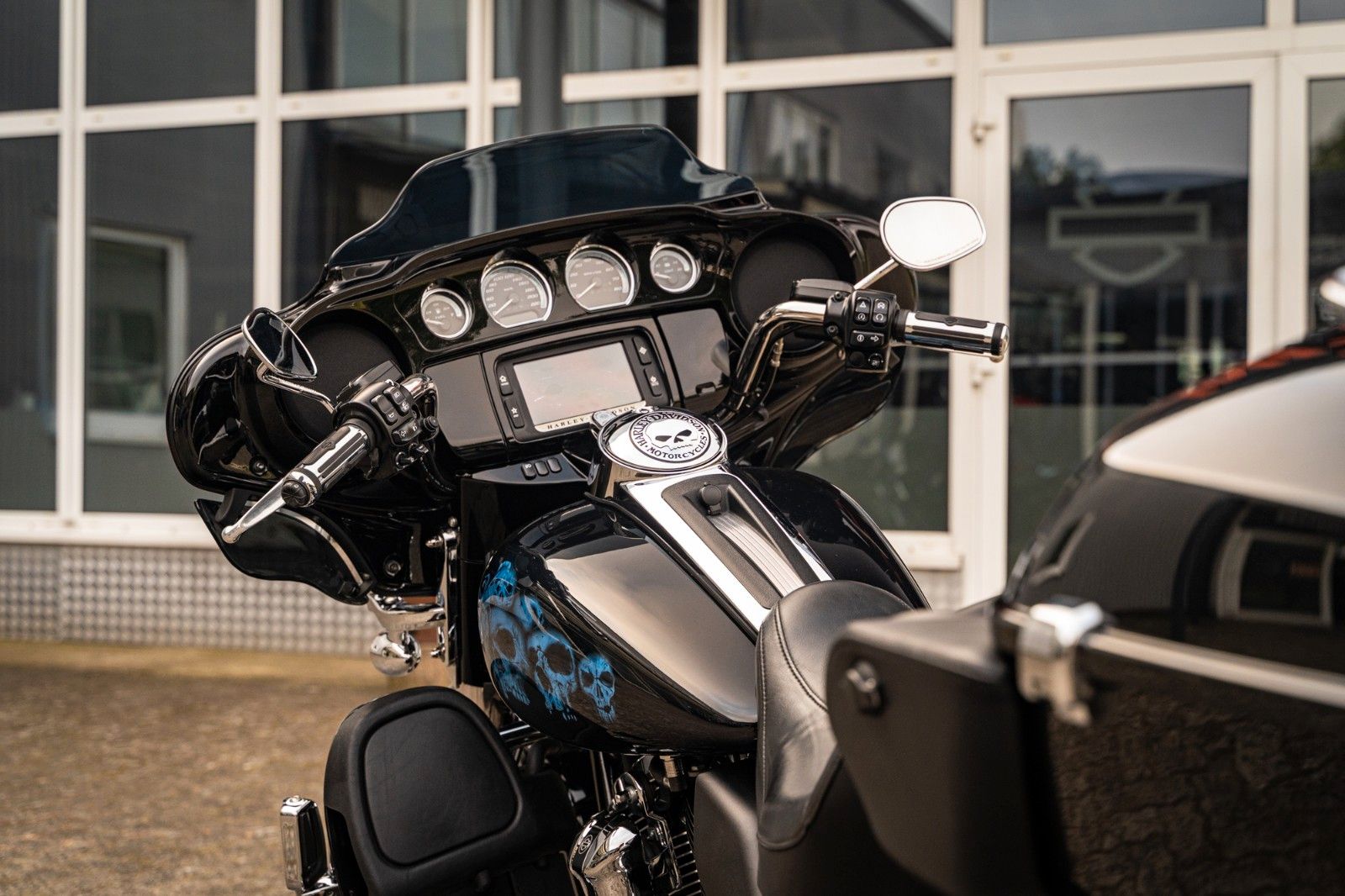 Fahrzeugabbildung Harley-Davidson FLHTK E-Glide Ultra Limited - Jekill -
