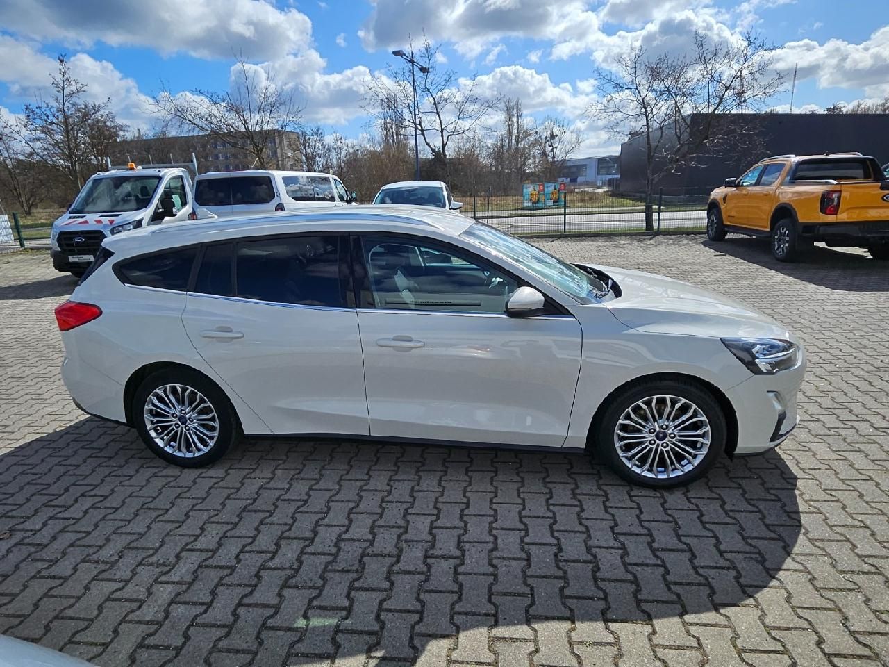 Fahrzeugabbildung Ford Focus Turnier Titanium