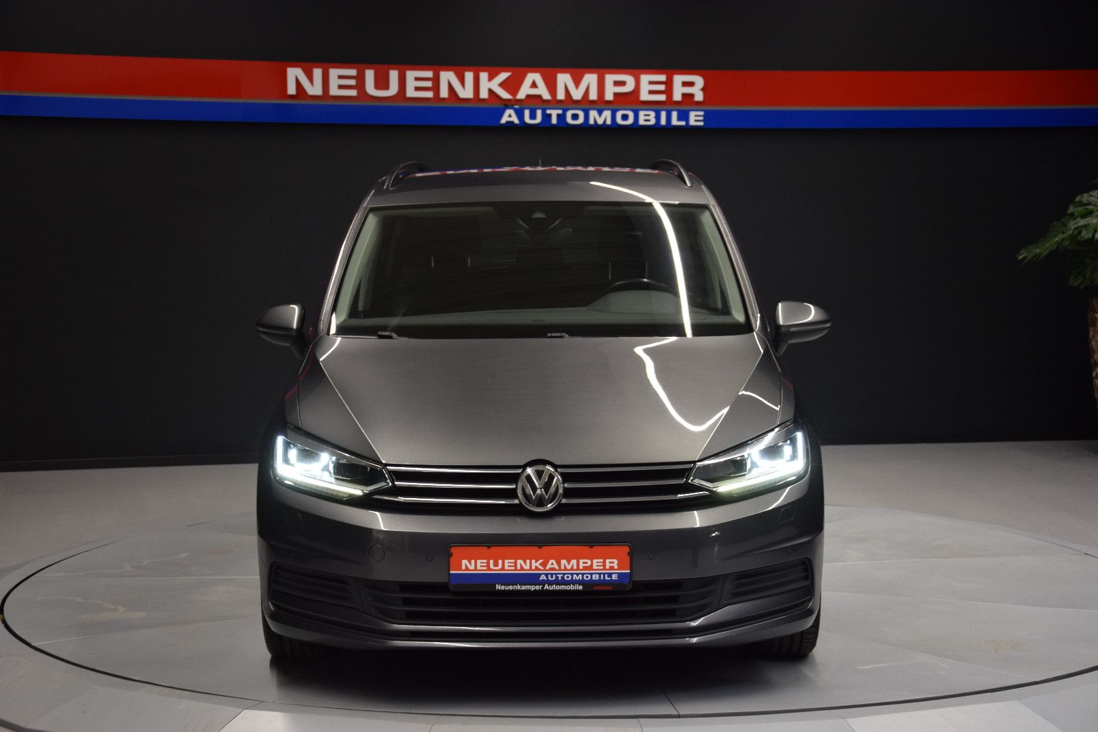 Fahrzeugabbildung Volkswagen Touran Comfortline 7-Sitzer Massage LED Kamera