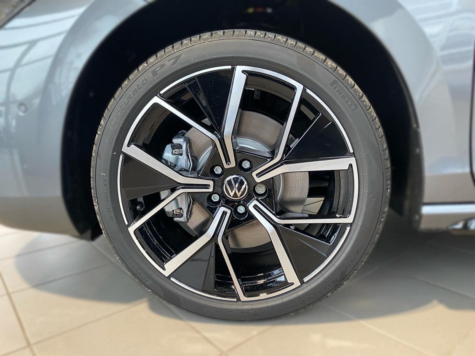 Volkswagen Passat R-Line 2.0 l TDI 4MOTION DSG 360.ACC.AHK.
