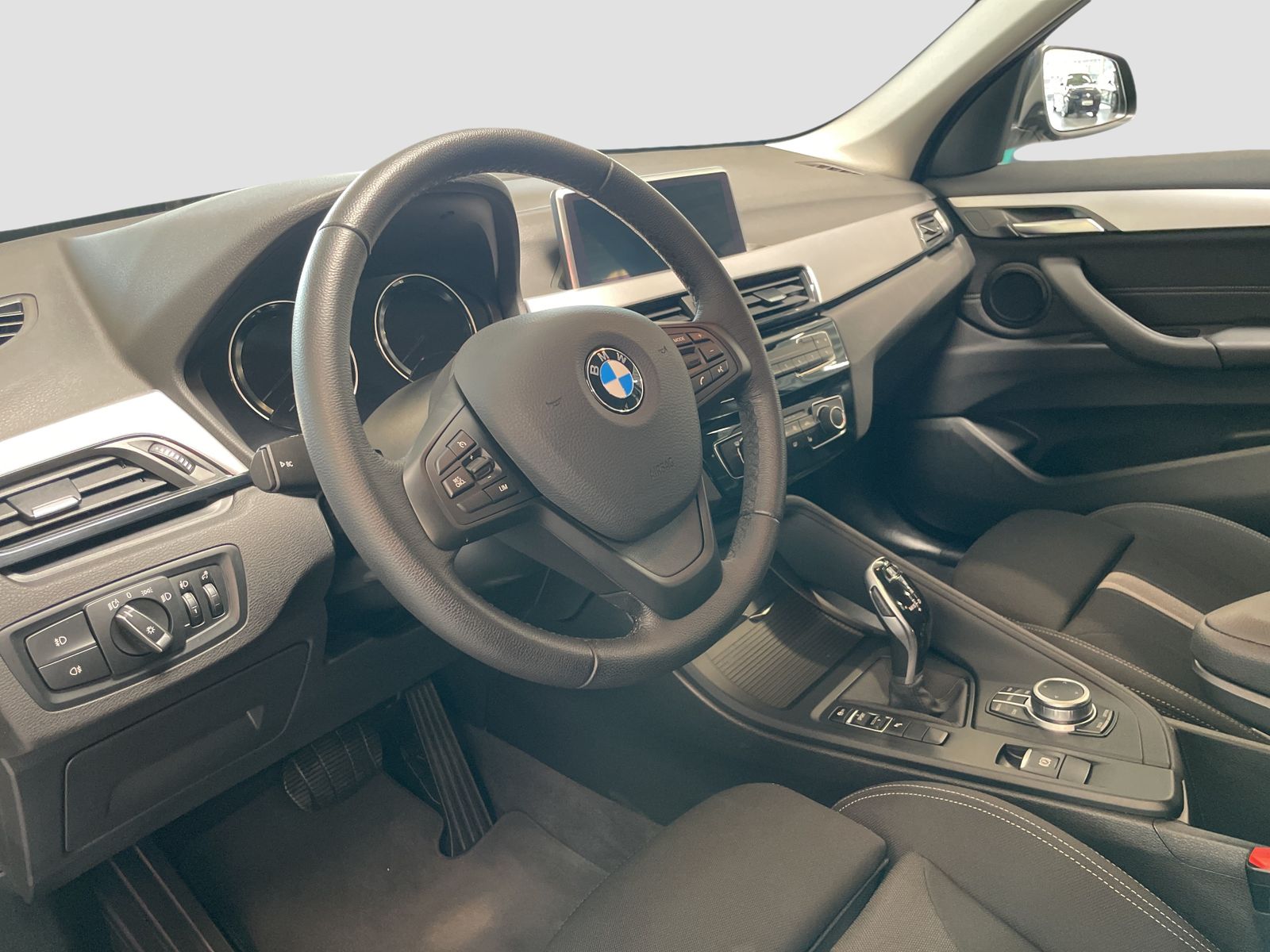 BMW X1 sDrive18d Navi Parkassist Sportsitze LED foto 7