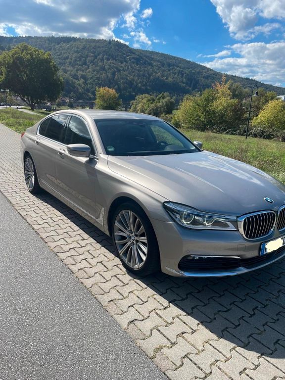 Image of BMW 730