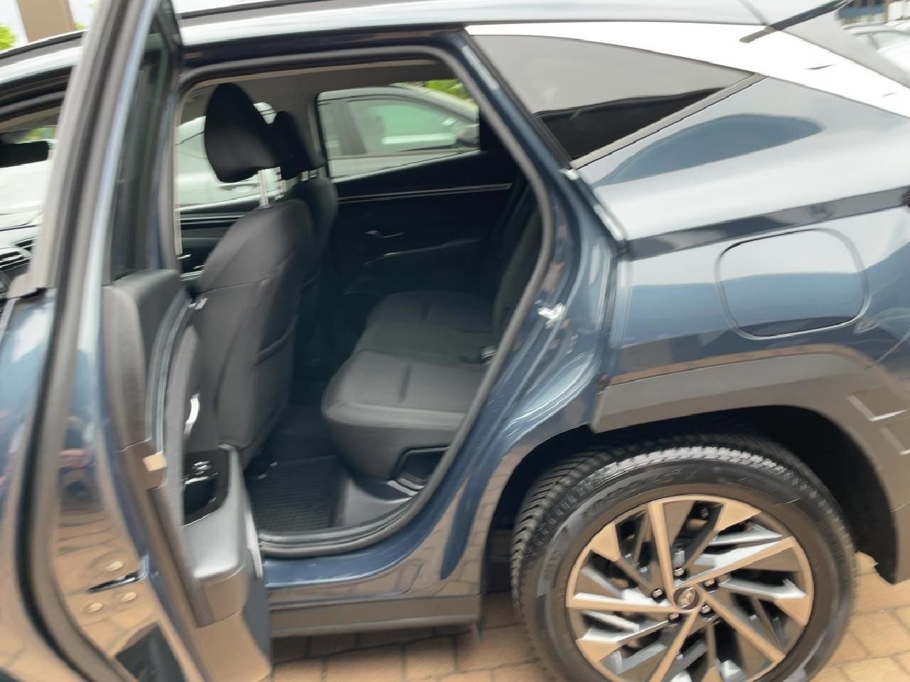 Fahrzeugabbildung Hyundai TUCSON Trend + Navi-Paket + Assistenz-Paket