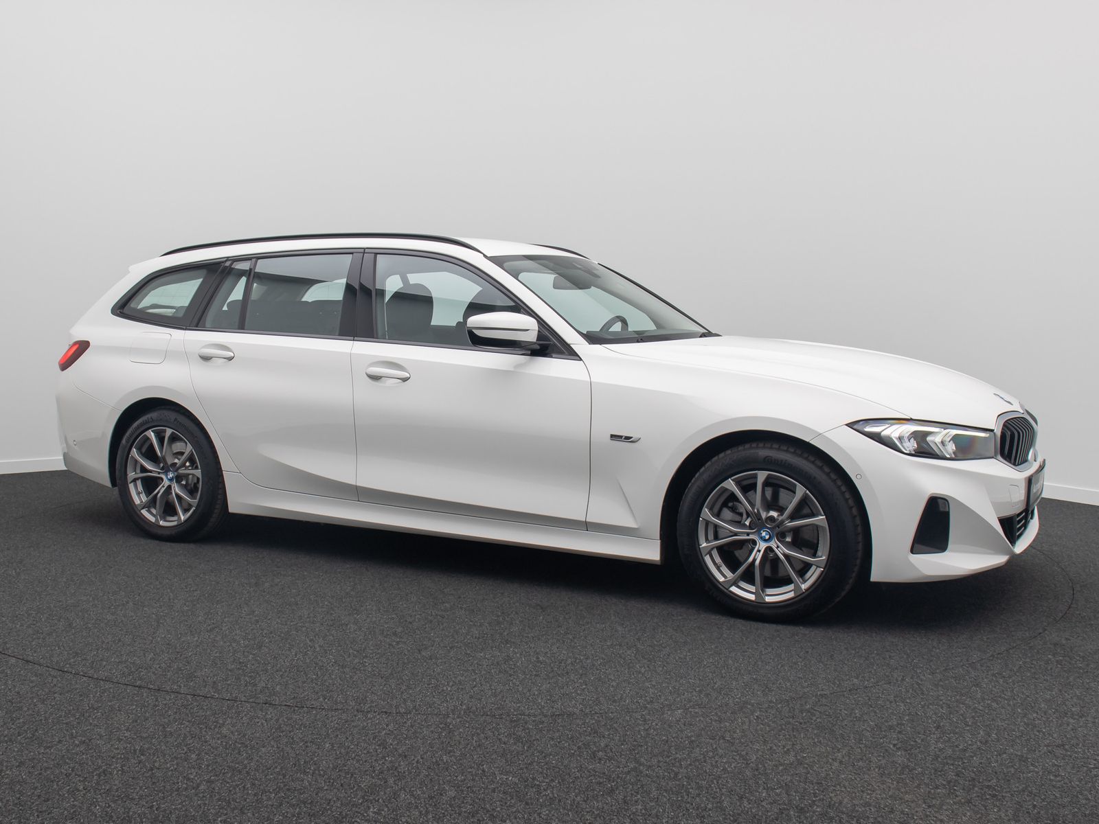 Fahrzeugabbildung BMW 320e Stop&Go AHK Kamera DAB Sportsitz DrivAssist