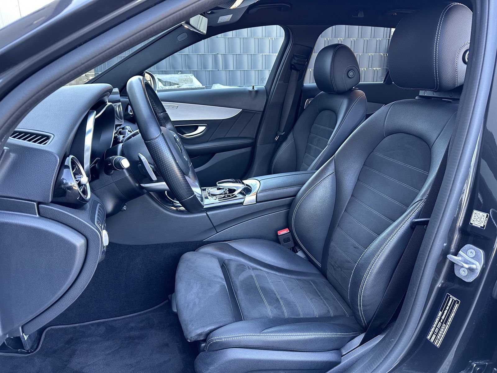 Fahrzeugabbildung Mercedes-Benz C 300d T AMG-Line NAV+LED+BURMESTER+SHZ+TEMPOMAT