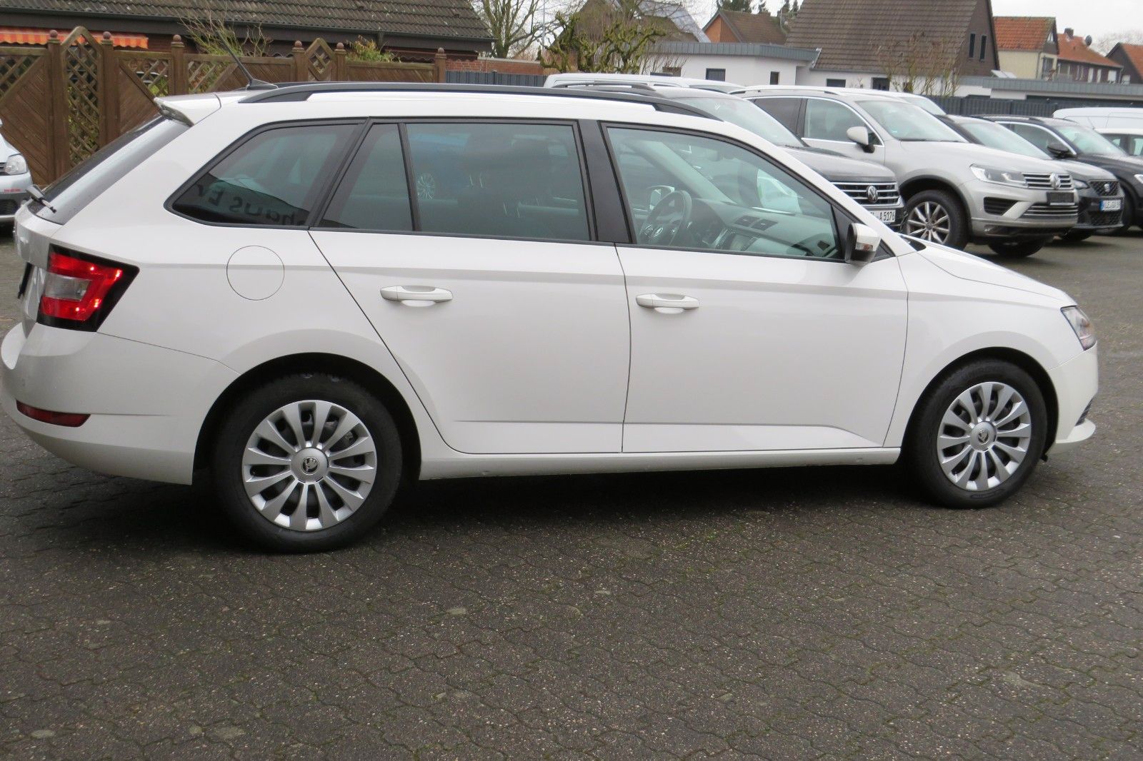 Fahrzeugabbildung SKODA Fabia Combi Ambition AHK SITZH. NAVI PDC 1.HD