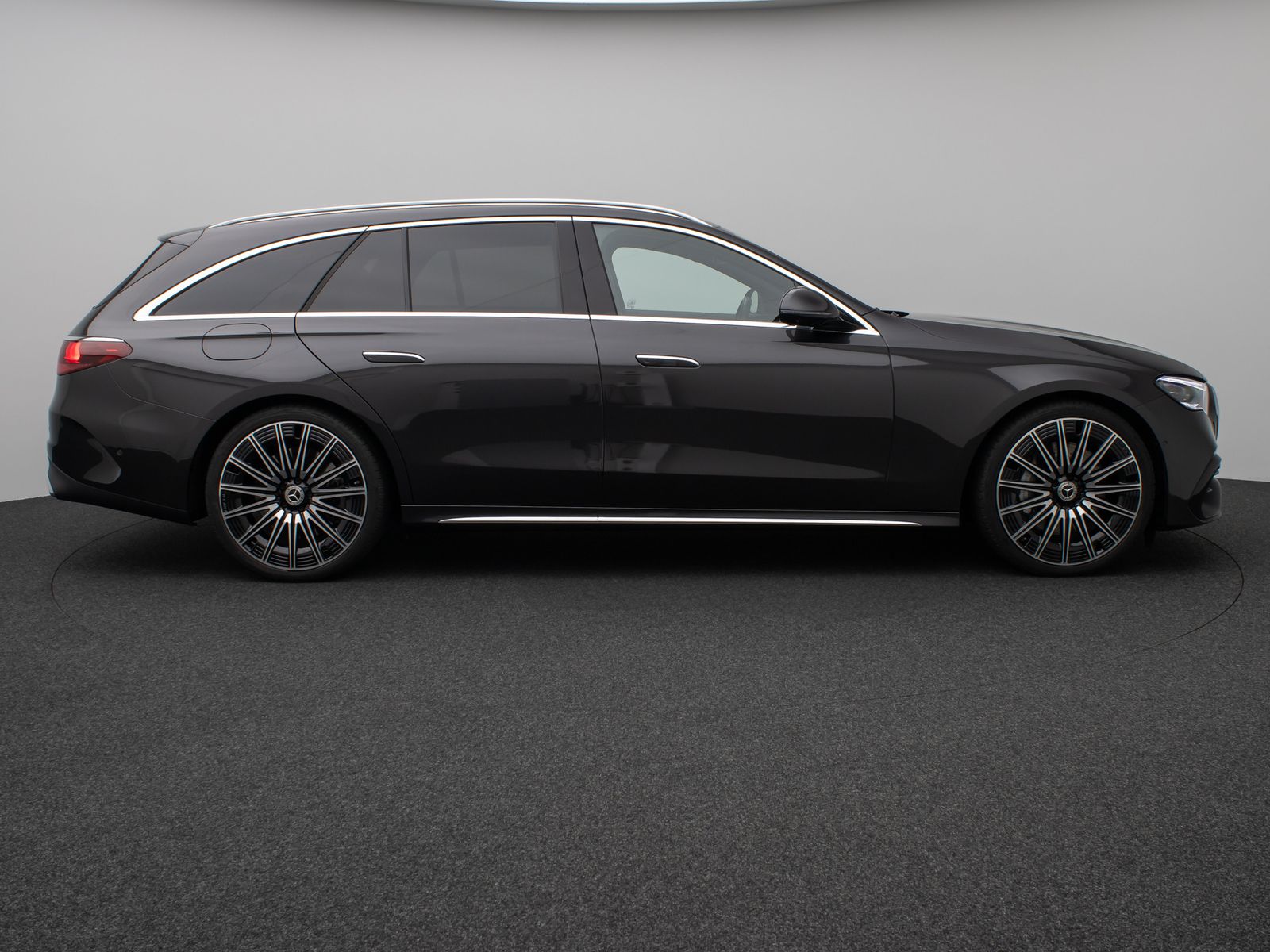 Fahrzeugabbildung Mercedes-Benz E 450d 4Matic AMG Line Advanced+ Pano 360°21Zoll