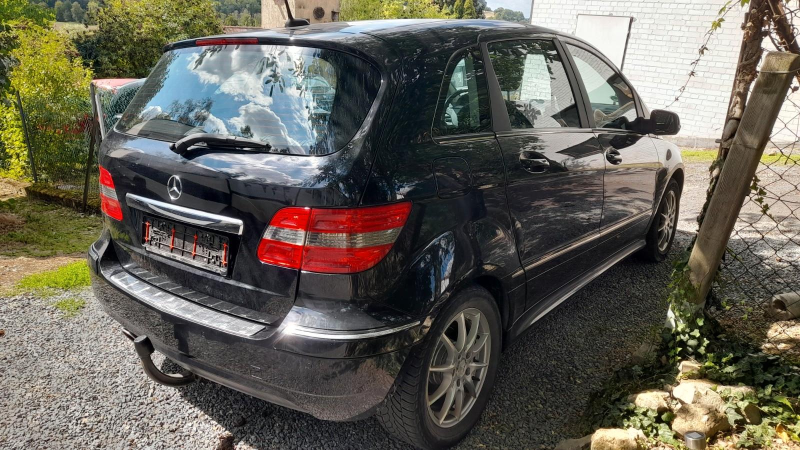 Mercedes-Benz B200 2009 — photo 6