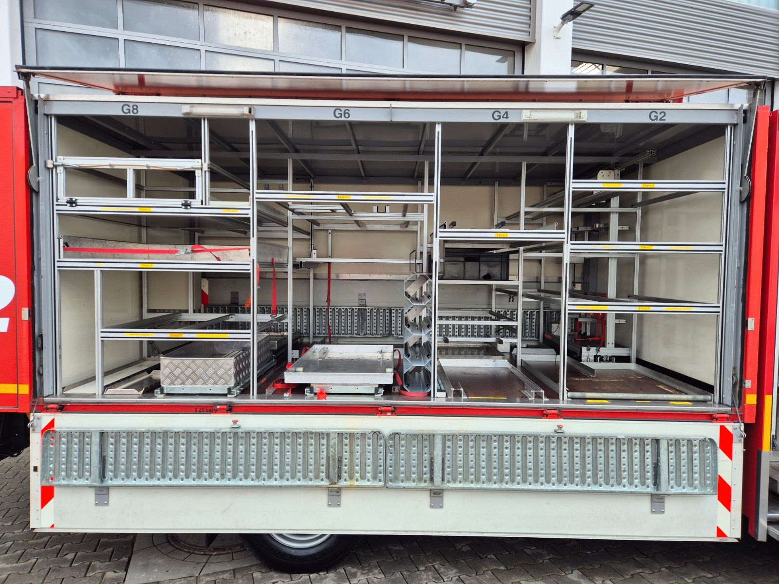 Fahrzeugabbildung MAN LE 9.150 Feuerwehr Schmitz GW-6 Gerätewagen