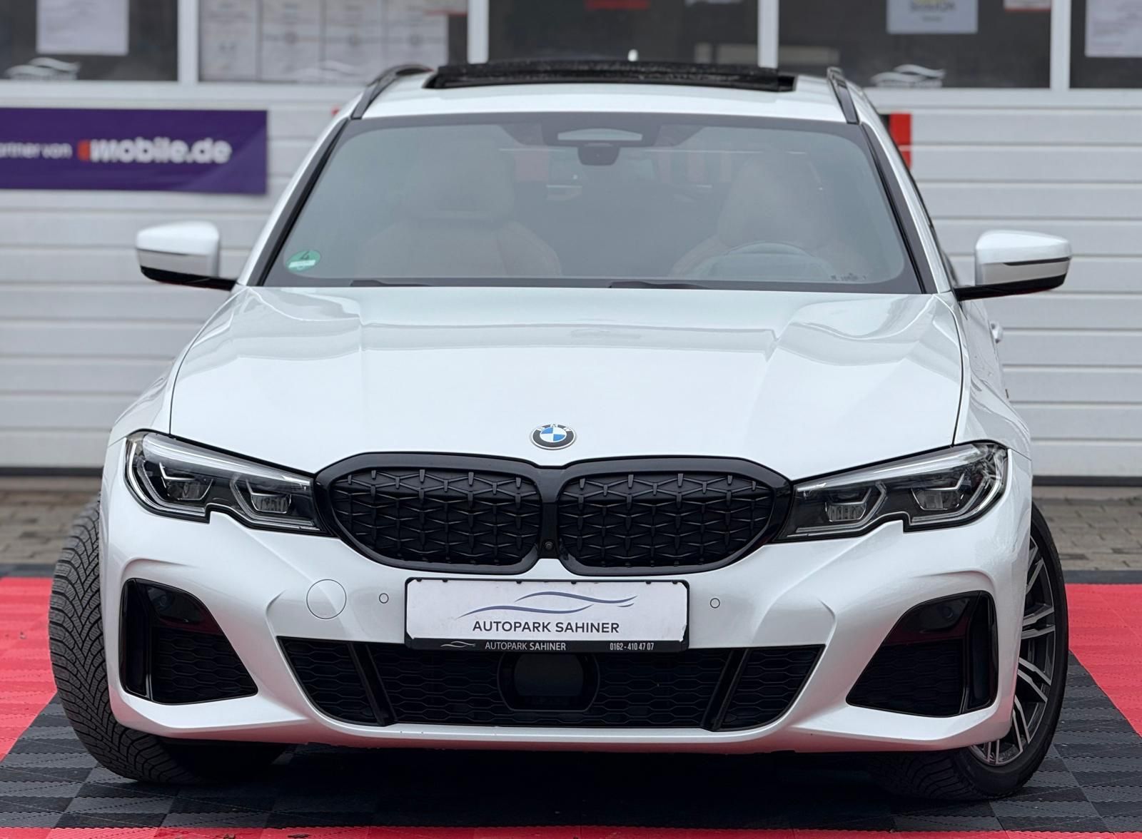 BMW M340d Touring xDrive*PANO*ACC*360°