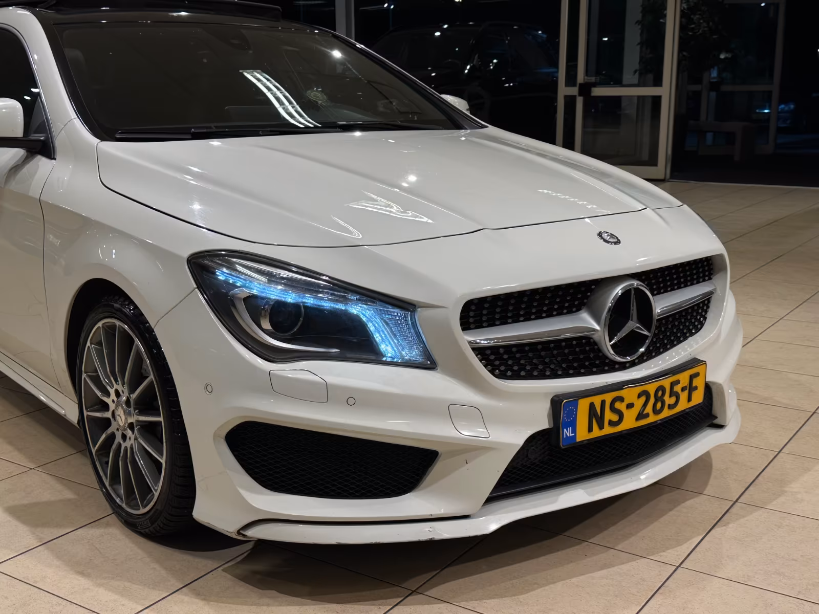 Mercedes-Benz CLA 180 AMG-PAKET/PANORAMA/STZH/7G-Aut/KEYLESS/