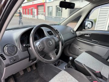 Suzuki SX4 Style 4x4+Klimaauto+SHZ+Temp+ZV+LM+