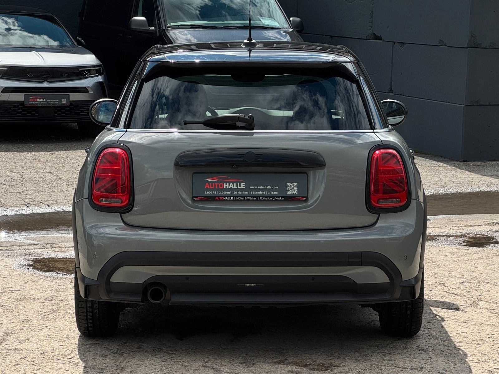 Fahrzeugabbildung MINI Cooper Auto. Essential Trim Kamera Temp. BLT