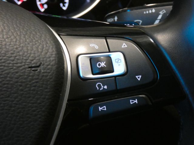 Touran 2.0 TDI Highline 7-SITZ PANO KAMERA DCC