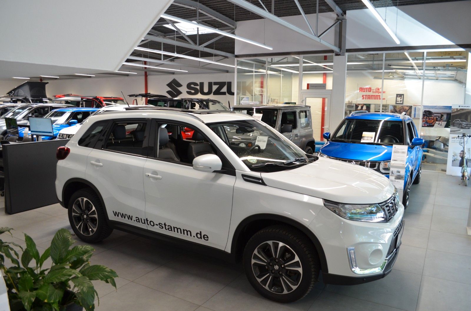 Fahrzeugabbildung Suzuki Vitara 1.4 BOOSTERJET Hybrid Com+ *Pano-Navi*