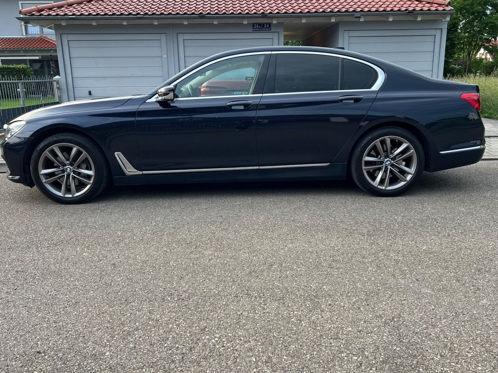 Image of BMW 730