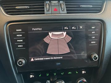 Skoda Octavia Combi Soleil *ACC*NAVI*PDC*SZHZ*APPLE*