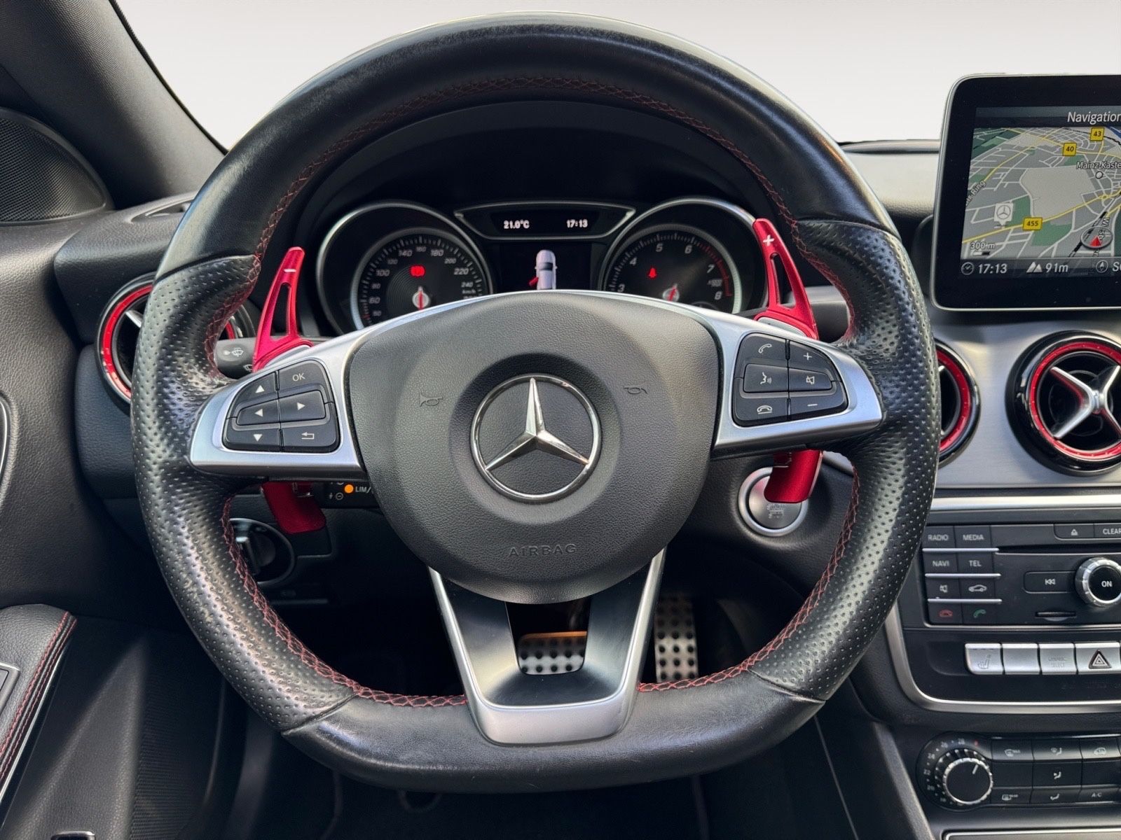 Fahrzeugabbildung Mercedes-Benz CLA 250 4Matic Sport AMG-Line Vollausstattung