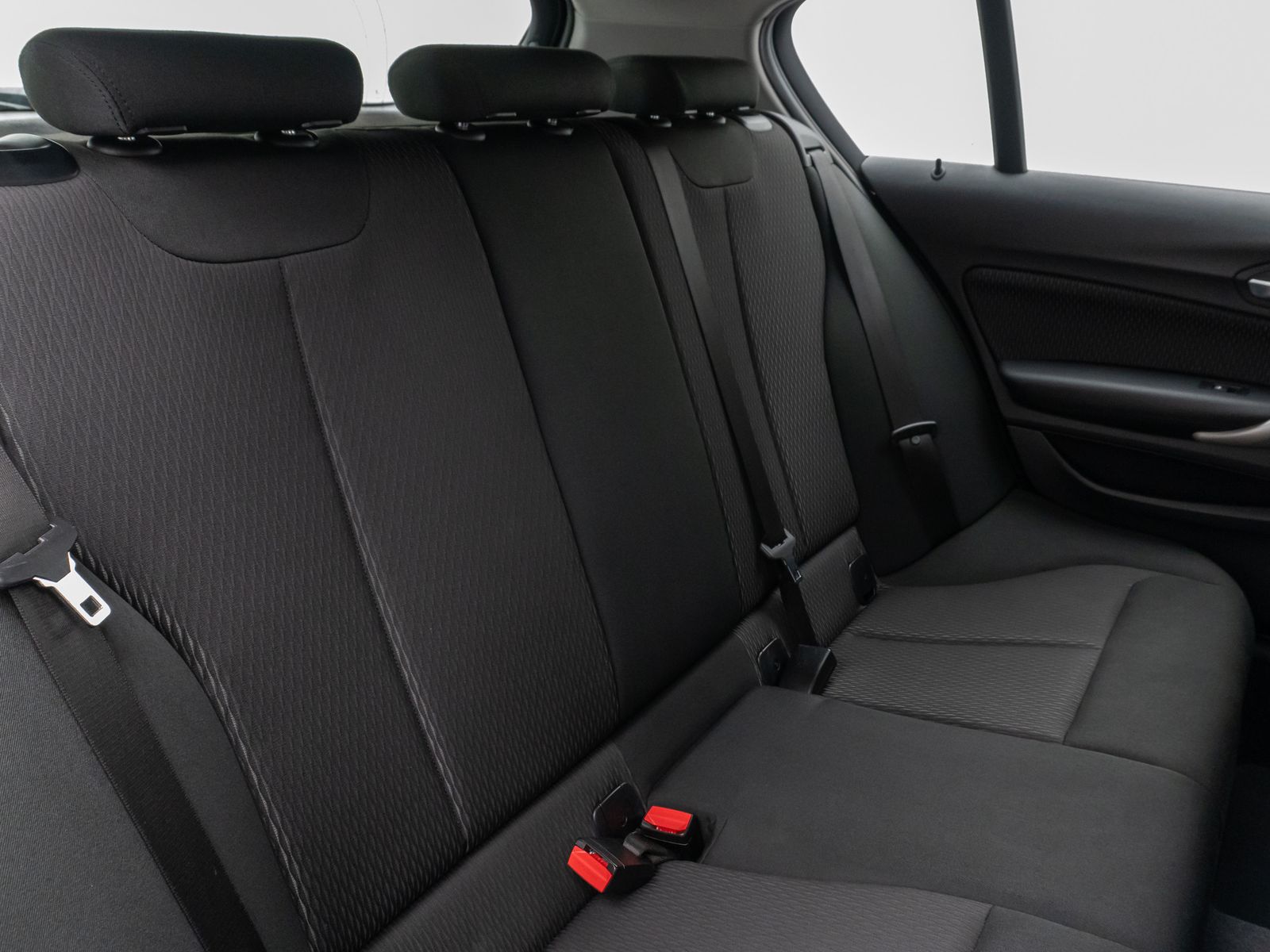 Fahrzeugabbildung BMW 118i PDChinten Sitzheizung Geschwindigkeitsreg.