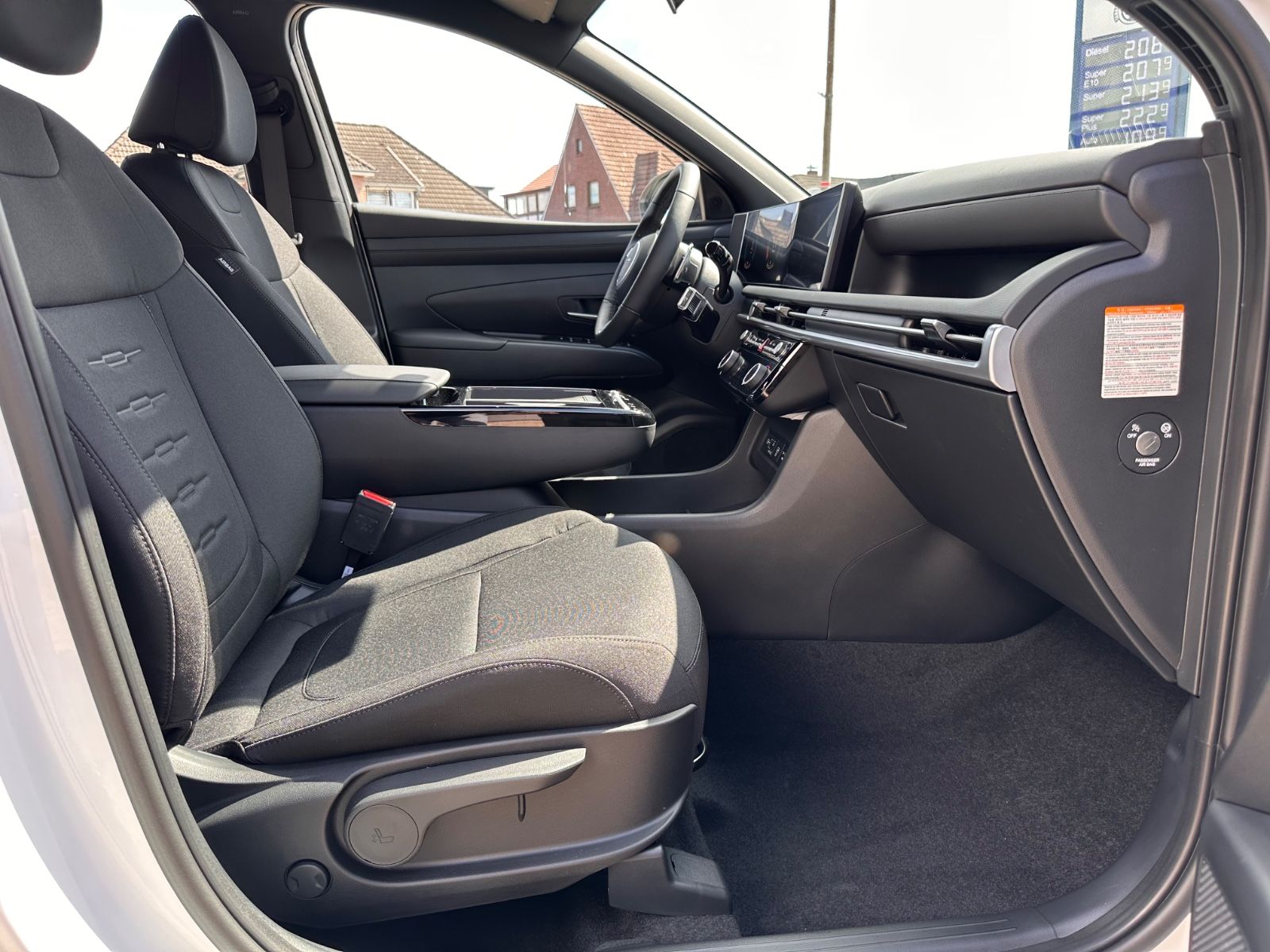 Fahrzeugabbildung Hyundai TUCSON Black-Line Hybrid 1.6 T-GDi DCT SHZG/RFK