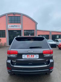 Jeep Grand Cherokee - 8
