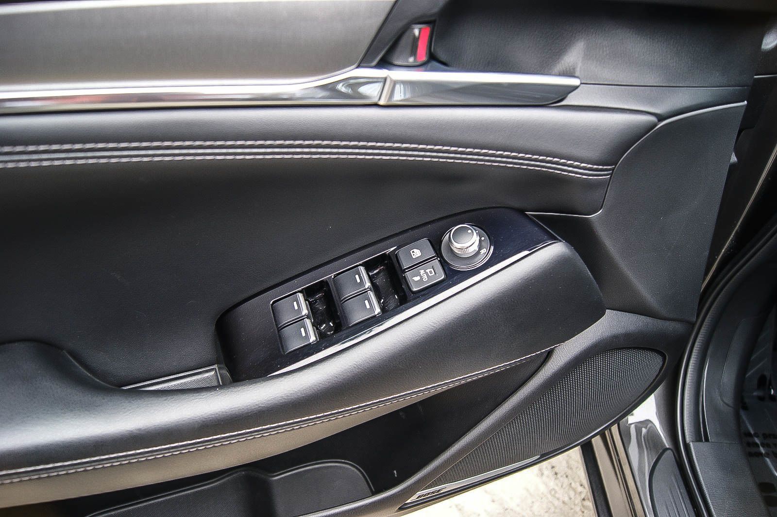 Fahrzeugabbildung Mazda 6 Kombi 22 SKYACTIV-D 184 Sports-Line LEDER BOSE