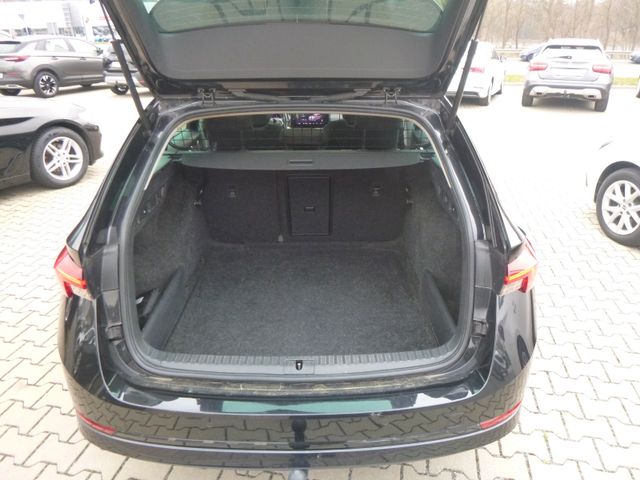 Fahrzeugabbildung Skoda Octavia Combi 2.0 TDI, Clever>AUT/AHK/PANO/ACC<