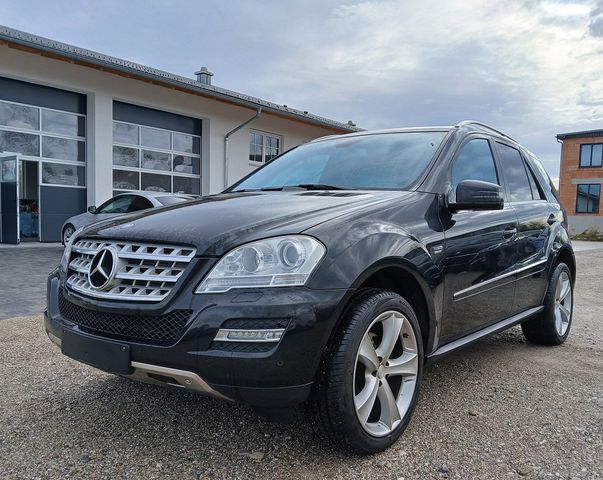 Mercedes-Benz ML 300 CDI, Leder, Navi, Xenon, orig. 148Tkm