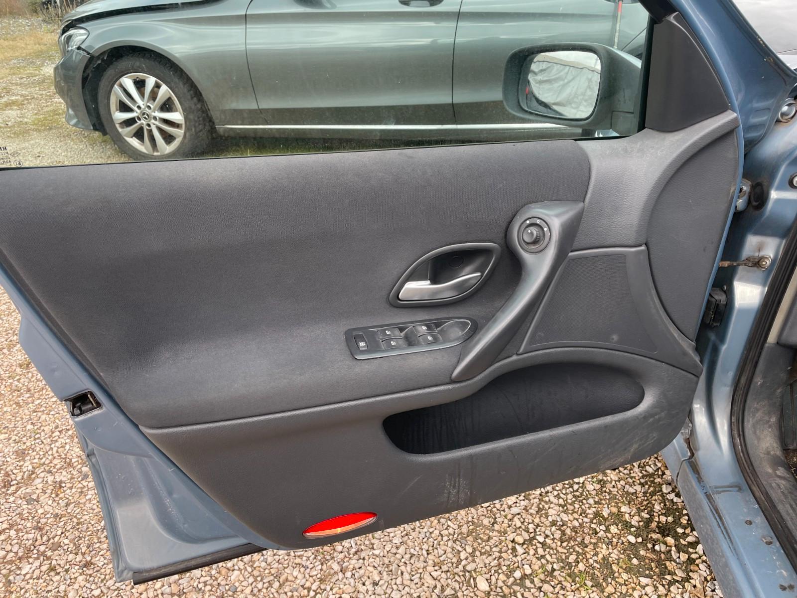 Renault Laguna 2004 — photo 6