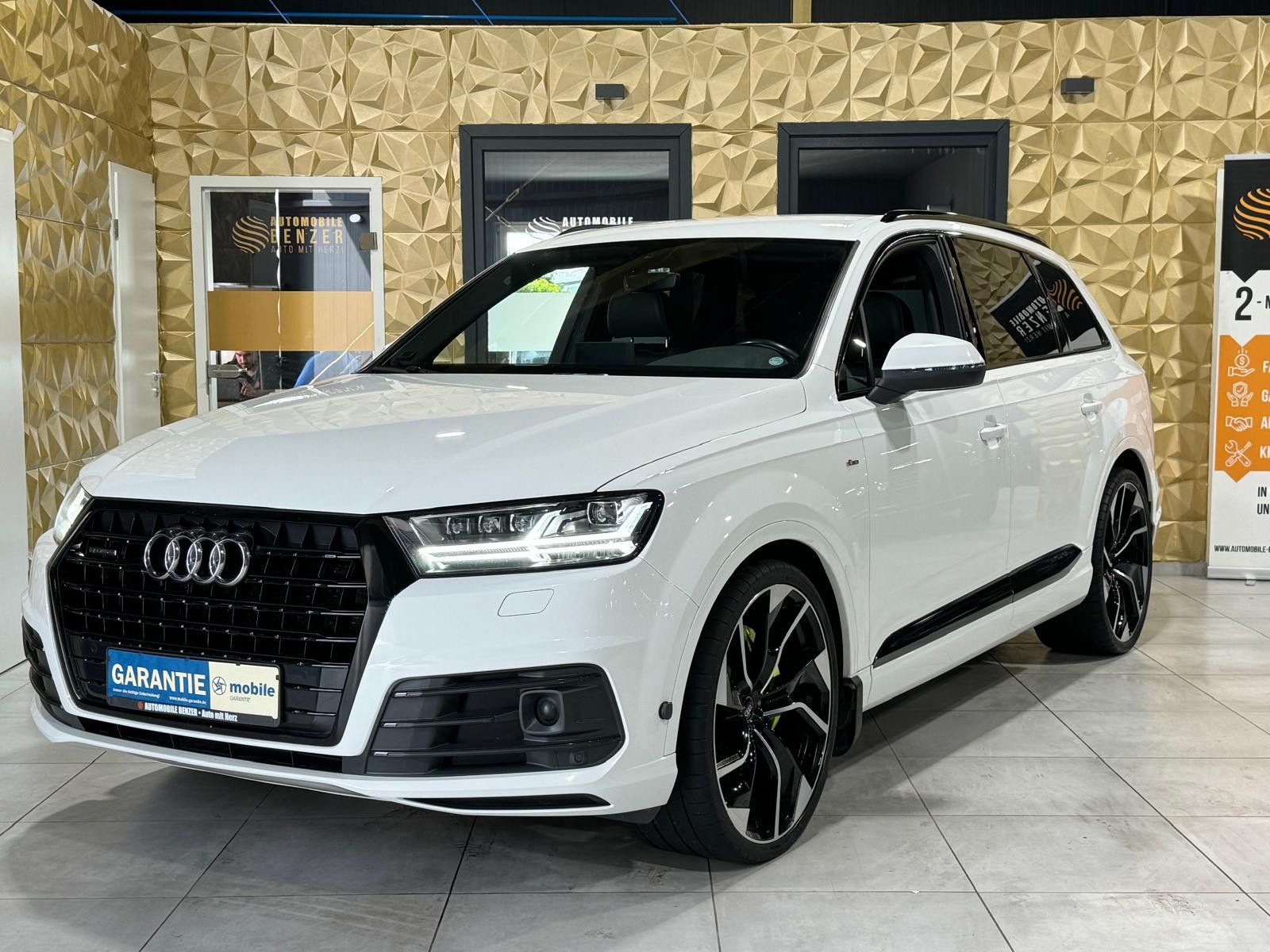 Fahrzeugabbildung Audi Q7 3.0 TDI quattro S-LINE/7-SITZER/23-ZOLL/LED/