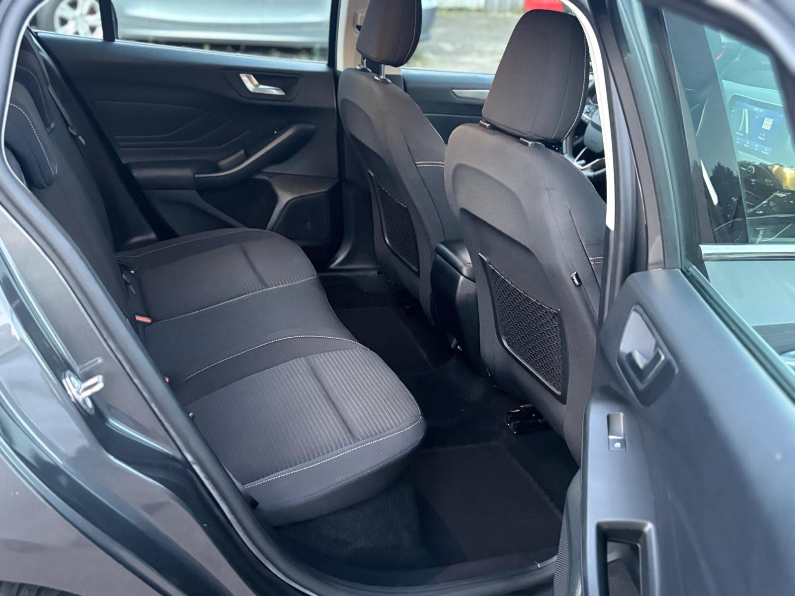 Ford Focus Turn. *Titanium*1.Hand*AHK*TÜV NEU!!