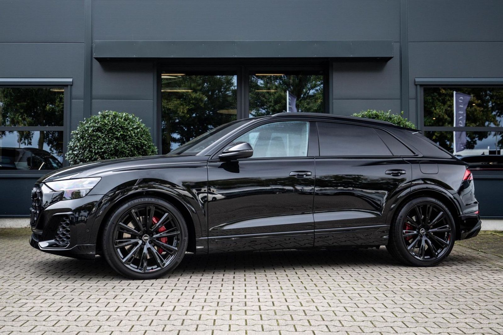 Audi Q8 60 TFSI e Competition 490pk, Carbon, Full-opt imagem 2