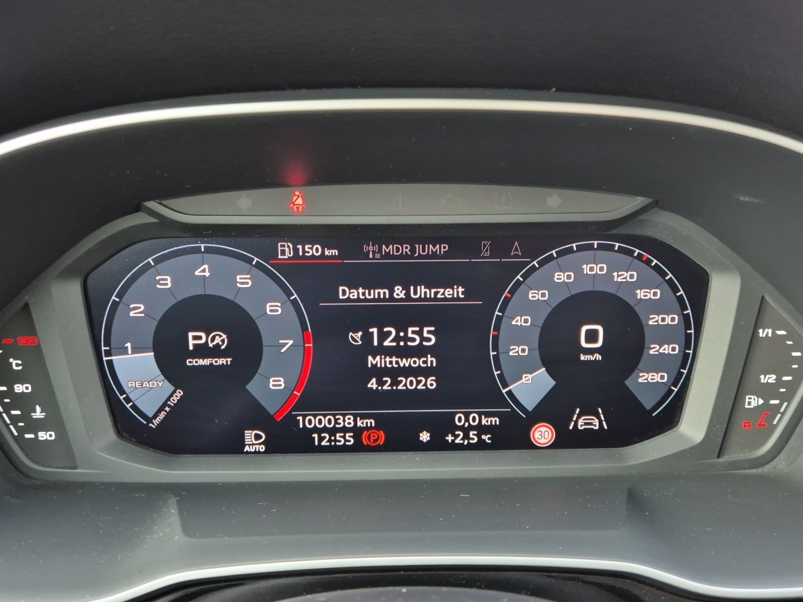 Fahrzeugabbildung Audi Q3 40 TFSI quattro S-tronic Standhzg. Matrix Nav