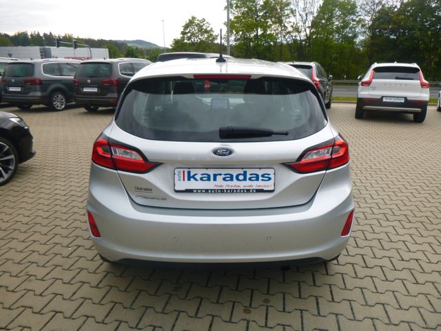 Fahrzeugabbildung Ford Fiesta 1,1 Cool & Connect >NAV/LED/SHZ/PDC<