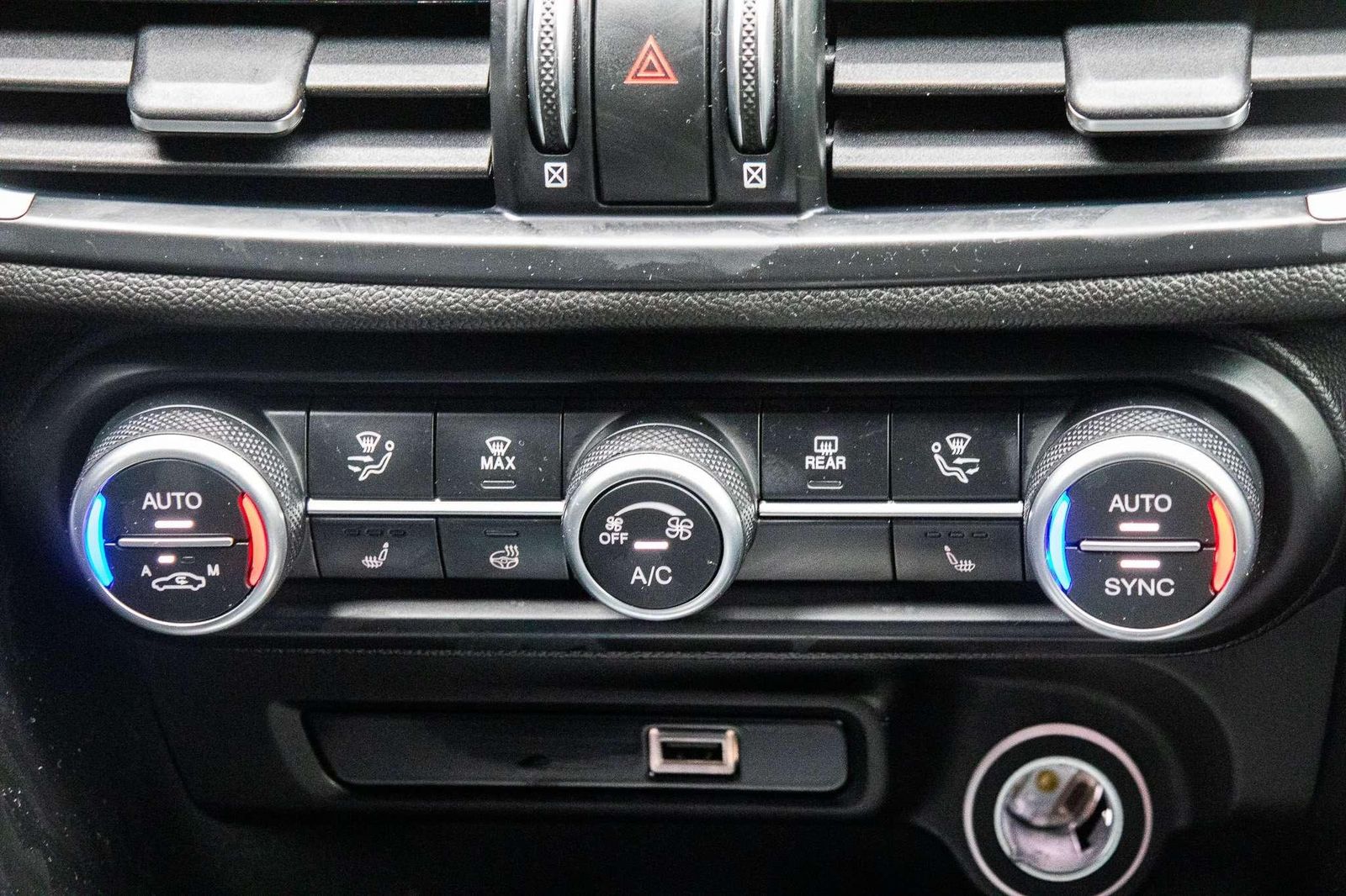 Fahrzeugabbildung Alfa Romeo Giulia MY23 Veloce 2.0T Vom AR Vertragshändler