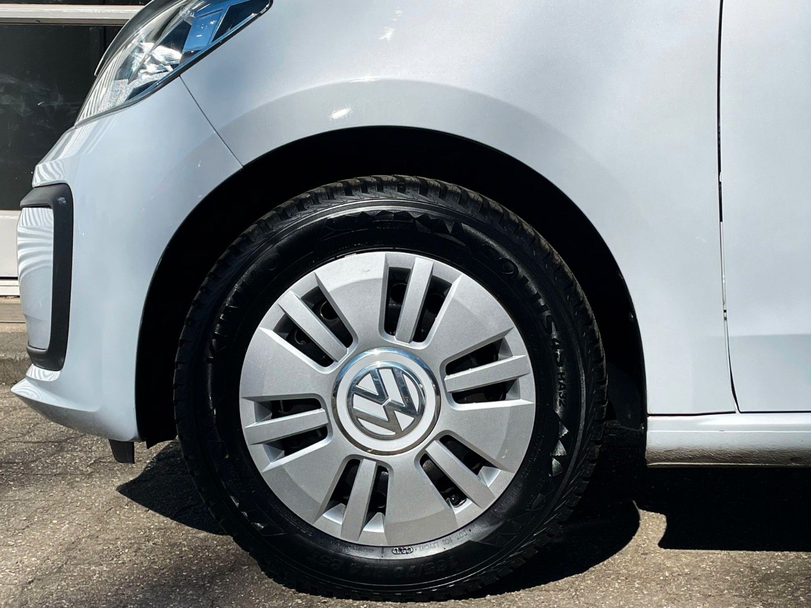 Fahrzeugabbildung Volkswagen UP! 5-TÜRIG KLIMA SOUND COMPOSITION 2.HAND