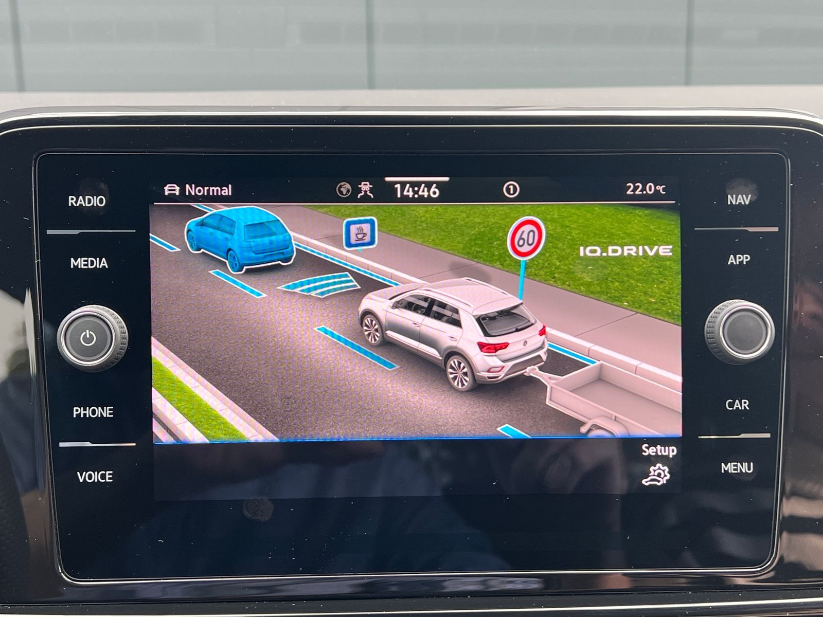 Fahrzeugabbildung Volkswagen T-Roc R-Line 1.5 TSI DSG *AHK,LED,BlackStyle,LM