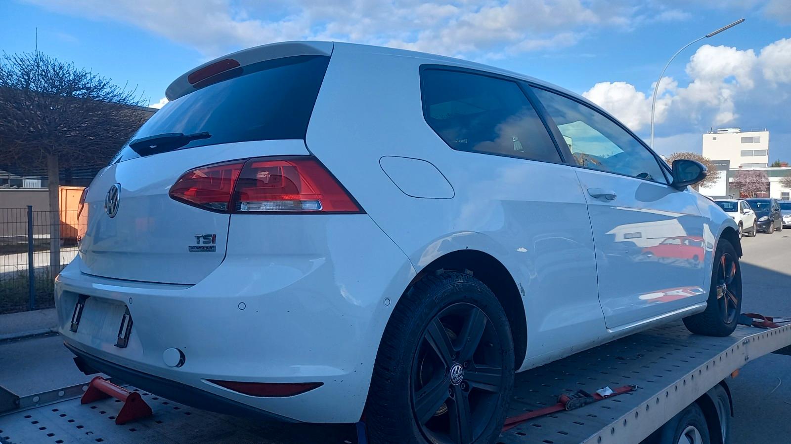 Volkswagen Golf 7 1.4 TSI 90kW DSG BMT CUP!Unfallschaden!