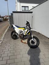 Husqvarna 701 Supermoto - HUSQVARNA 701 SUPERMOTO