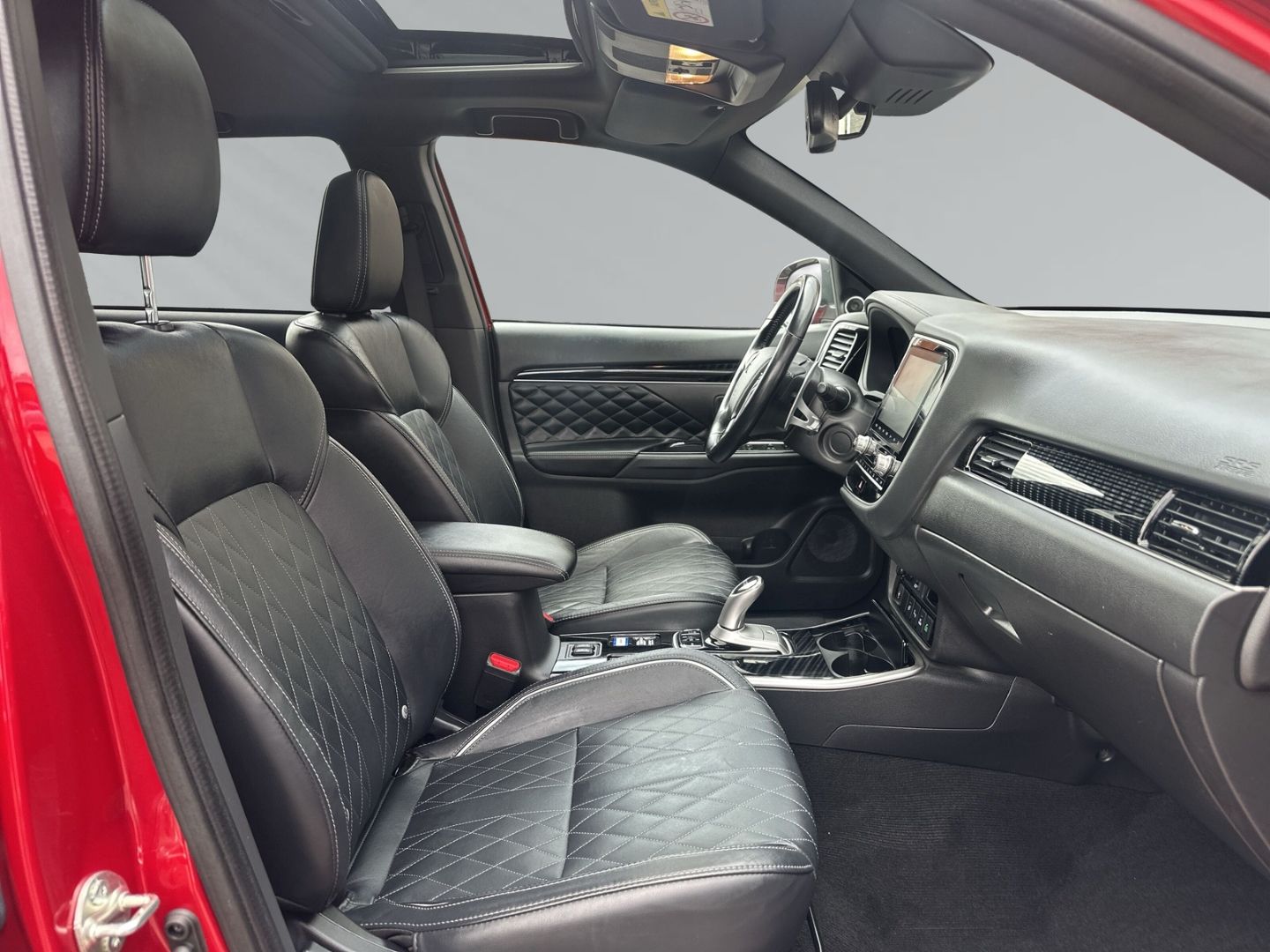 Fahrzeugabbildung Mitsubishi Outlander PHEV Top 4WD LEDER + AHK+ StandHZG+Sou