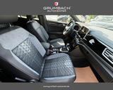 Volkswagen T-Roc 1.5 TSI DSG R-Line Edition IQ.Assistenz... - Volkswagen T-Roc mit Benzin-Antrieb: Schwarz, mit Navigationssystem