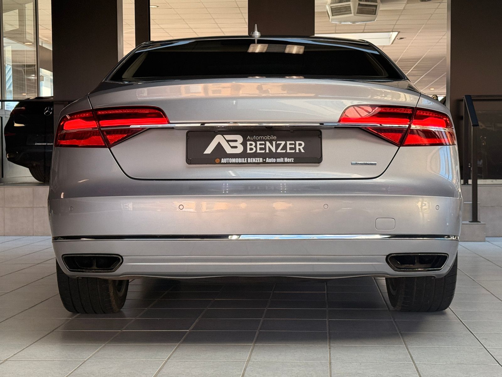 Fahrzeugabbildung Audi A8 4.2 TDI quattro/SCHIEBEDACH/LED/ACC/FACELIFT