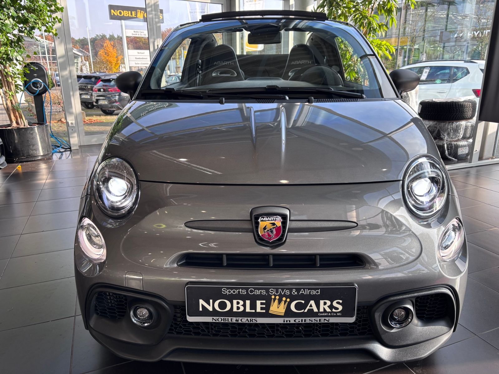 Fahrzeugabbildung Abarth 695C Automatik KLIMA NAV BEATS LEDER SHZ