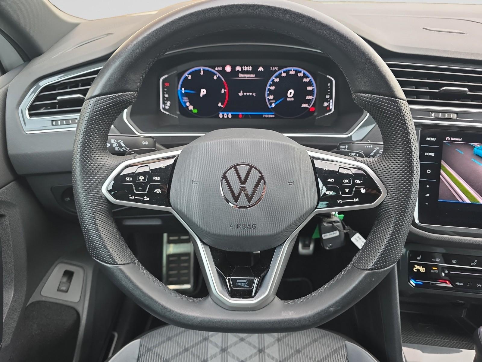 Volkswagen Tiguan R-Line 4Motion*ACC*SHZ*NAVI*IQ.Drive*Kame