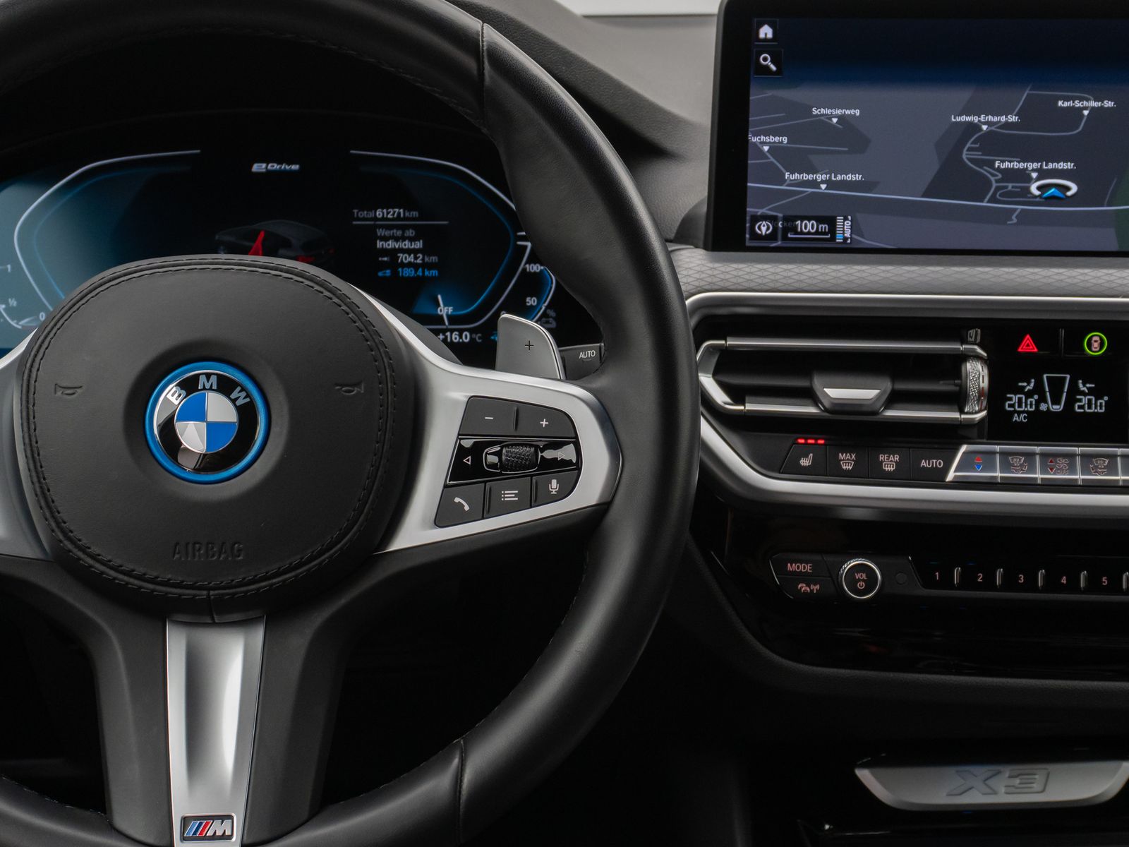 Fahrzeugabbildung BMW X3 xD30e M Sport Kamera DAB HiFi Fernlichtassist