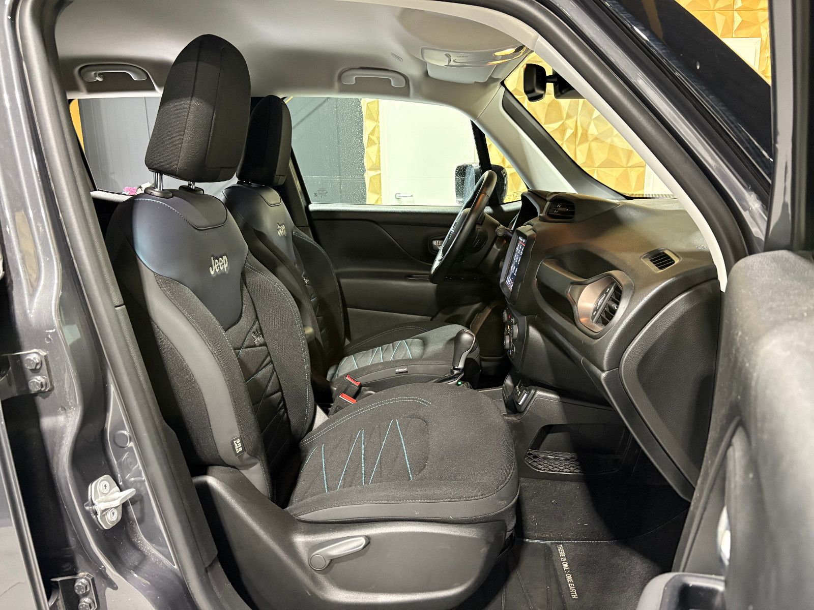 Fahrzeugabbildung Jeep Renegade Longitude Mild-Hybrid FWD/ACC/NAVI/KAM