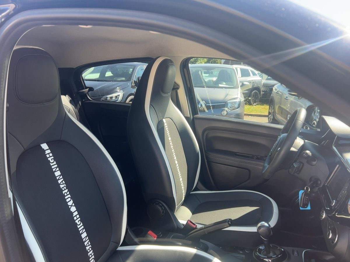 Fahrzeugabbildung Renault Twingo Techno Electric EPH Navi Kamera