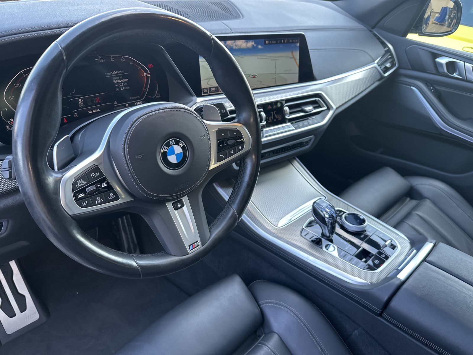 Fahrzeugabbildung BMW X5 xDrive30d M-Sport NAV+LASER+PANO+22ZO+HEAD-UP